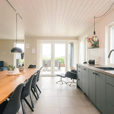 Feriehus Luxury Seaside Retreat In
